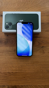 iPhone 13 (1 foto / 3)