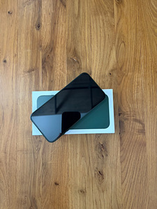 iPhone 13 (3 foto / 3)