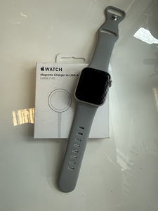 Apple Watch SE2 GPS + Cellular 40 мм (1 фото из 4)