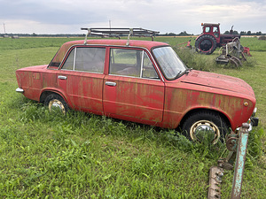 VAZ 2101 1974 г. (6 фото из 15)