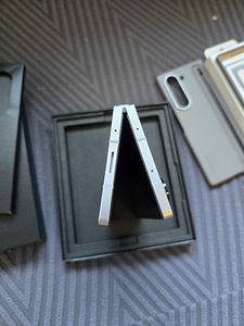 Samsung Z Fold 6 512GB Silver UUS (5 foto / 8)