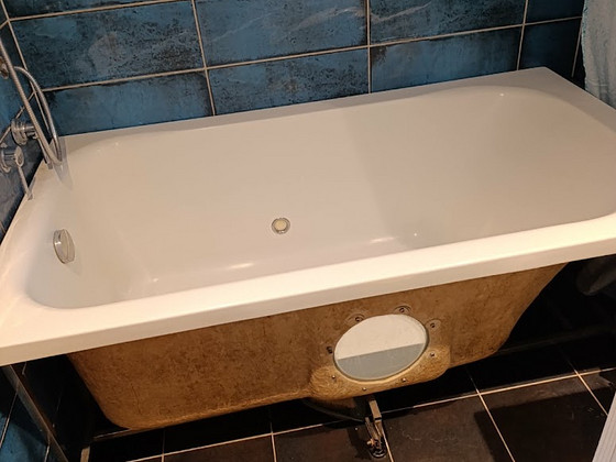 Пластиковая ванна 160x90x57 см