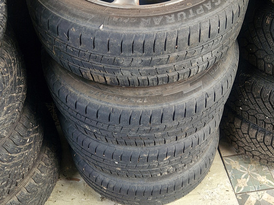 Toyota Yaris 2000a rattad