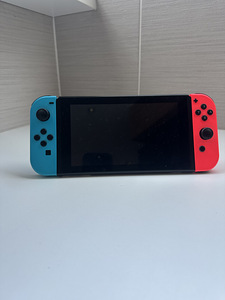 Nintendo Switch Original + Mario Kart Deluxe game (1 foto / 3)