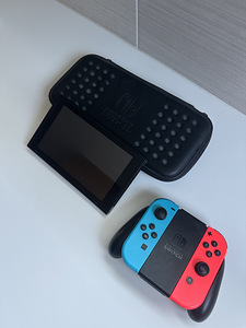 Nintendo Switch Original + Mario Kart Deluxe game (2 foto / 3)