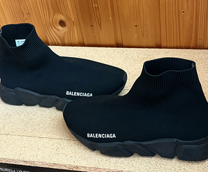 Balenciaga (1 фото из 2)