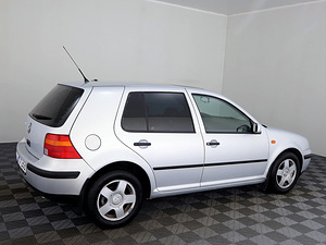 Volkswagen Golf Comfortline 1.4 55kW (3 фото из 7)