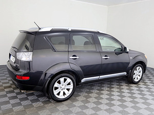 Mitsubishi Outlander Luxury 2.0 DI-D 103kW (3 фото из 9)
