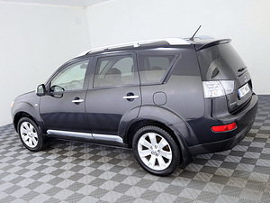 Mitsubishi Outlander Luxury 2.0 DI-D 103kW (4 фото из 9)