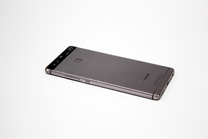 Mobiiltelefon Huawei P9 16MB mälu 1200 mAh aku (2 foto / 3)