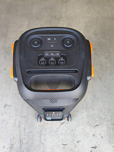 JBL Partybox 710 (5 фото из 5)