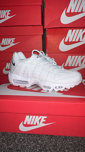 Nike Air Max (6 фото из 9)