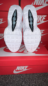 Nike Air Max (7 фото из 9)