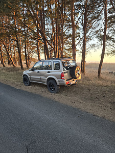 Suzuki grand vitara (3 фото из 6)