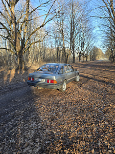 Ford sierra (3 foto / 9)