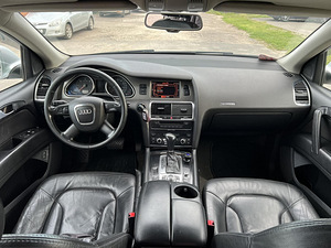 AUDI Q7 (10 foto / 11)