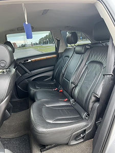AUDI Q7 (11 foto / 11)