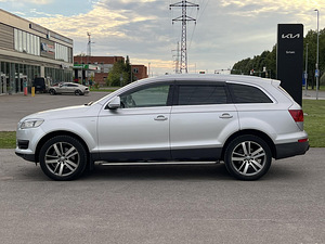 AUDI Q7 (4 foto / 11)