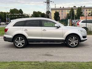 AUDI Q7 (5 foto / 11)