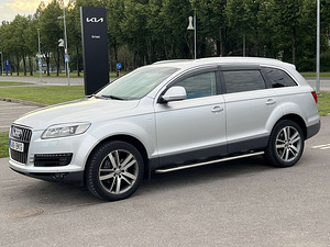 AUDI Q7 (1 foto / 11)