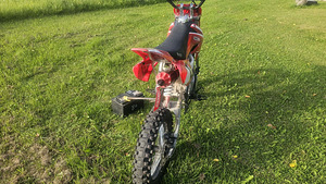 Кроссовый мотоцикл 140cc (2 фото из 6)