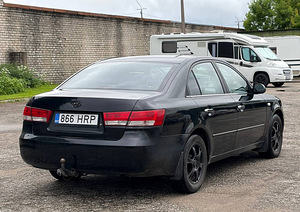 HYUNDAI SONATA (3 foto / 8)