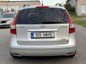 HYUNDAI I 30 CW (8 фото из 10)