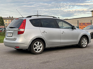 HYUNDAI I 30 CW (7 фото из 10)