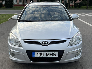 HYUNDAI I 30 CW (3 фото из 10)