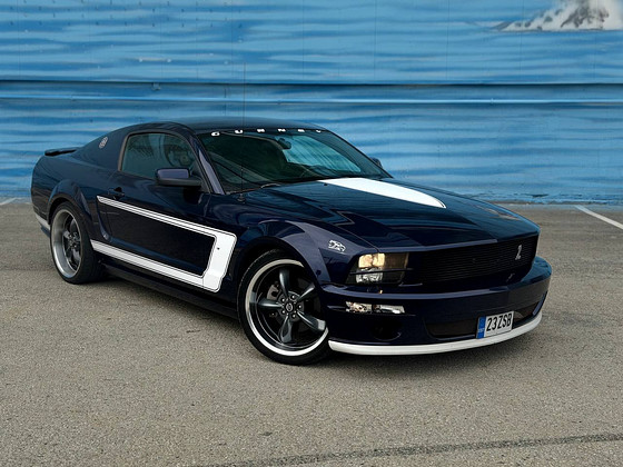FORD MUSTANG