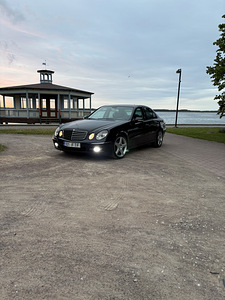 Mercedes Benz W211 (3 foto / 7)