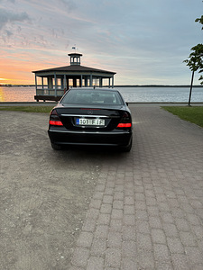Mercedes Benz W211 (4 foto / 7)
