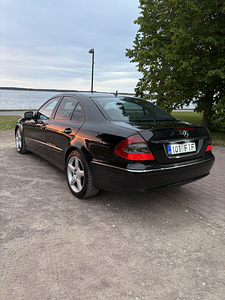 Mercedes Benz W211 (2 foto / 7)