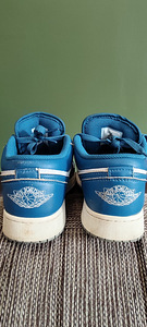 Tossud 39 Air Jordan Nike Low nahast (4 foto / 6)