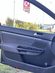 Müüa Volkswagen Golf (12 foto / 15)