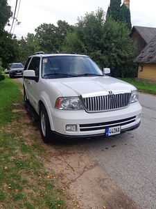 Lincoln Navigator (2 foto / 8)