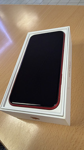 Apple iPhone 11 128Gb Red v heas korras (3 foto / 4)