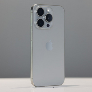 Apple iPhone 15 Pro 128Gb Natural tittanium v heas korras (1 foto / 1)