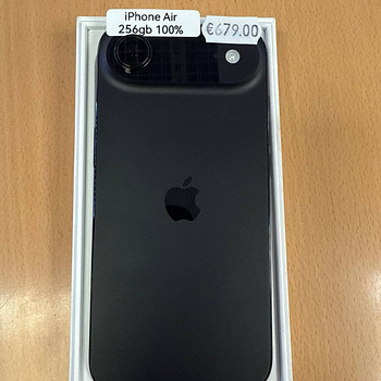 Apple iPhone Air 256Gb Black v heas korras
