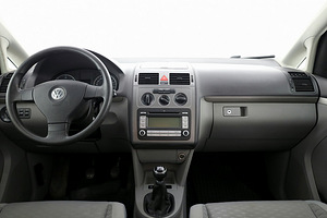 Volkswagen Touran Comfortline Facelift 1.9 TDI 77kW (5 фото из 7)