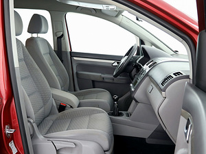 Volkswagen Touran Comfortline Facelift 1.9 TDI 77kW (6 фото из 7)