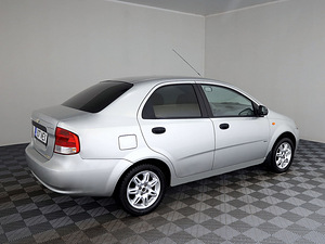 Chevrolet Aveo Comfort 1.4 61kW (3 фото из 7)
