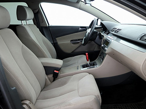 Volkswagen Passat Comfortline 2.0 110kW (6 foto / 7)