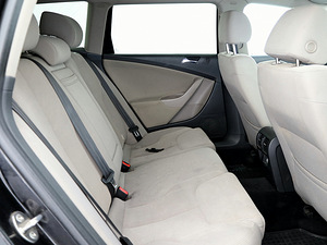 Volkswagen Passat Comfortline 2.0 110kW (7 foto / 7)