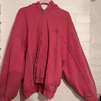 Розовое oversized худи на молнии Vetements