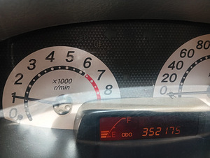 Toyota Yaris T-Sport (5 foto / 5)