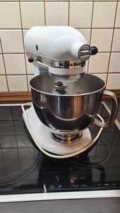 KitchenAid планетарный миксер 5KSM150PSEWH (2 фото из 7)