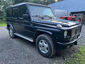 Mercedes-Benz G300 (2 фото из 7)