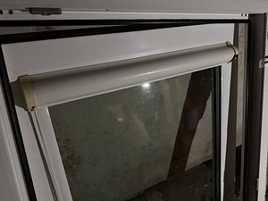 PVC aken 154 mm x 154 mm (2 foto / 4)