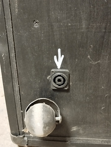 Tee ise! Müügil on tühi subwooferi korpus ilma valjuhääldi (6 foto / 6)